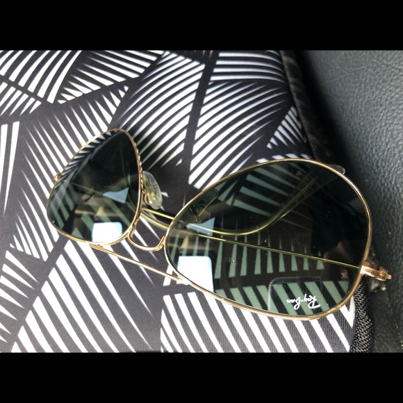 gold aviator style Ray Bans - Picture 3 of 3